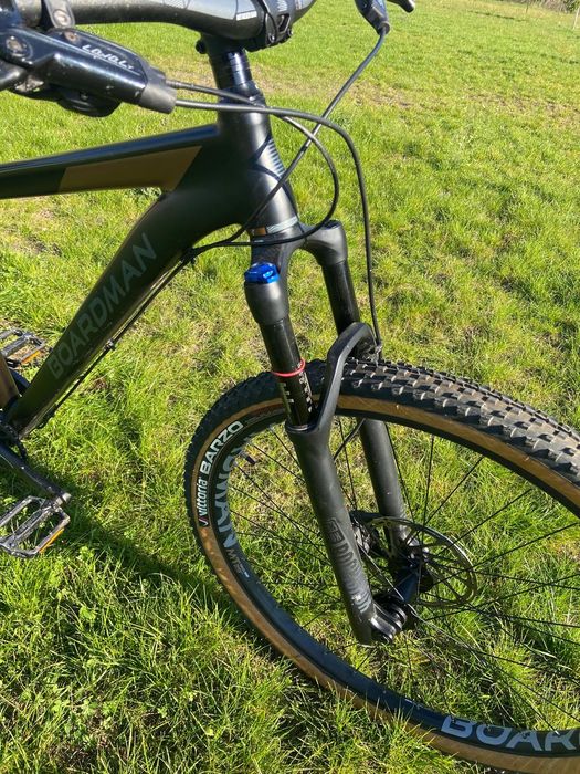 Vând Bicicleta Boardman MHT 8.9