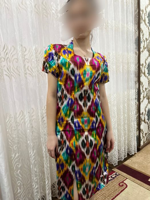 Атласное платье