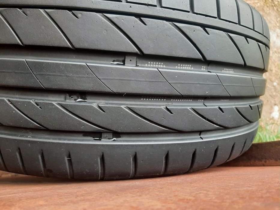 Продам шины 225/40/18 максис спорт.