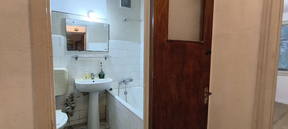 Apartament 3 camere de vânzare în Berceni aleea Uiara 4a
