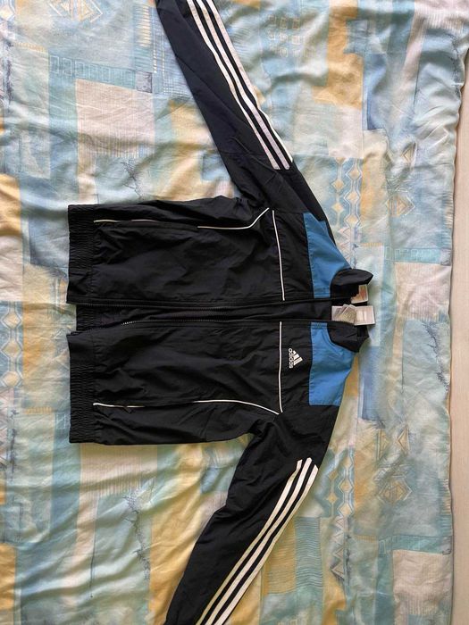 Комплект анцуг Adidas 11-12 г.Цена 44.99 лв.