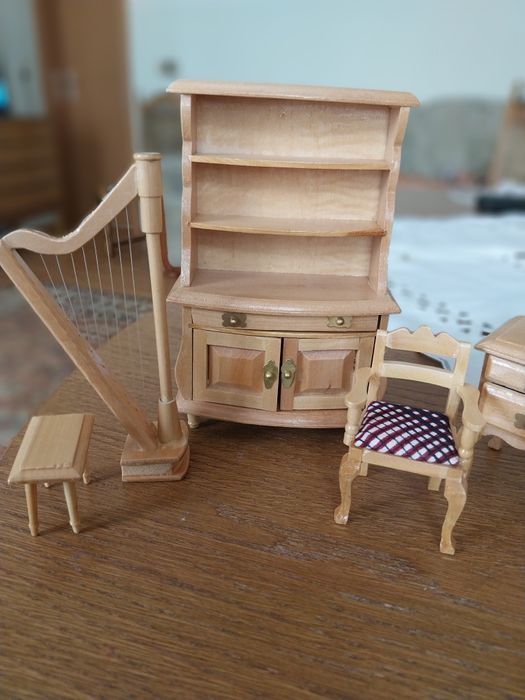 Miniaturi, mobila lemn