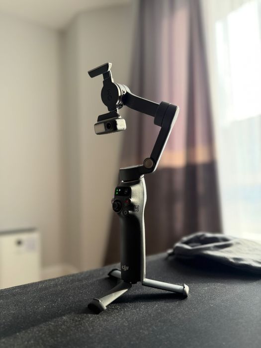 DJI Osmo Mobile 8.