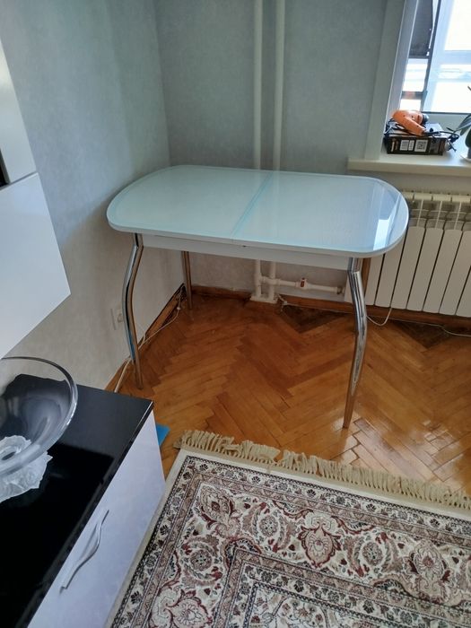 Стол в отличном состоянии