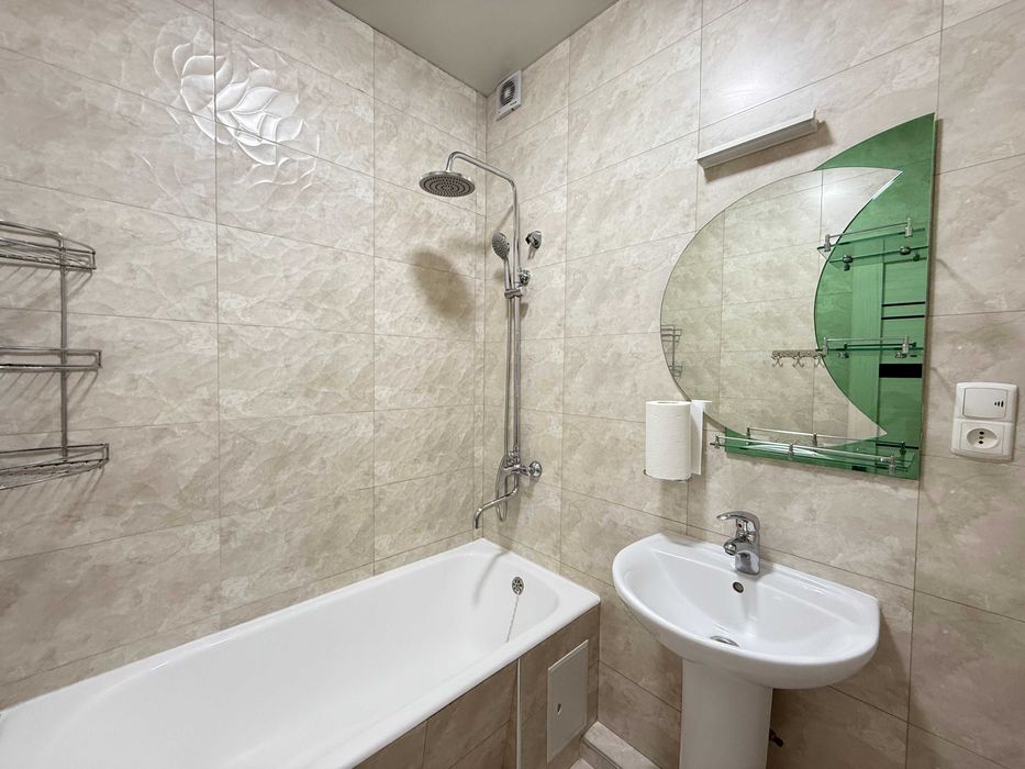 Yunusobod 12-mavzeda 3 xonalik uy sotiladi