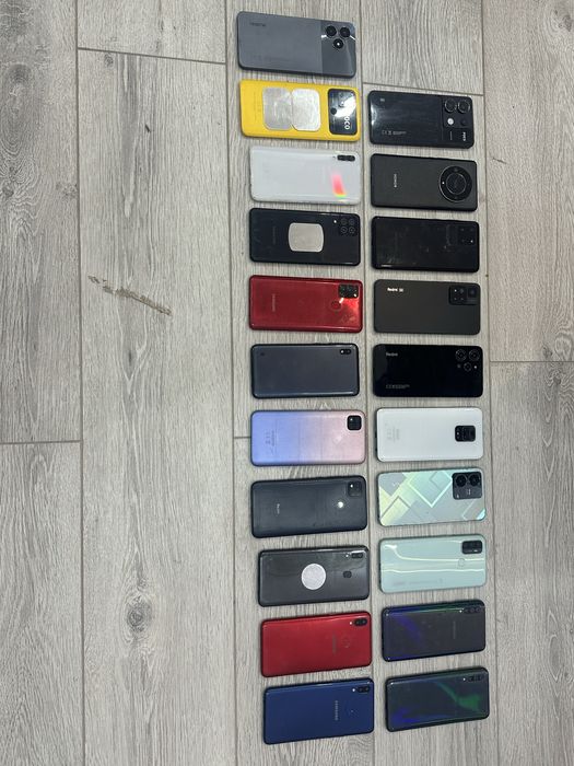 Продаю телефоны.