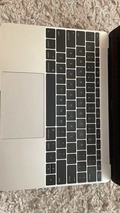 Apple MacBook Air 8GB RAM 256GB SSD 12"(2016) + Apple Magic Mouse 2