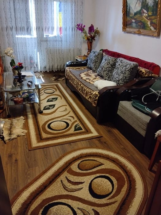 Închiriez Apartament