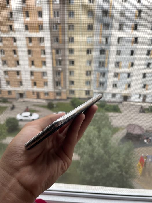 Iphone x.