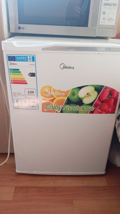 Холодильник и микроволновка