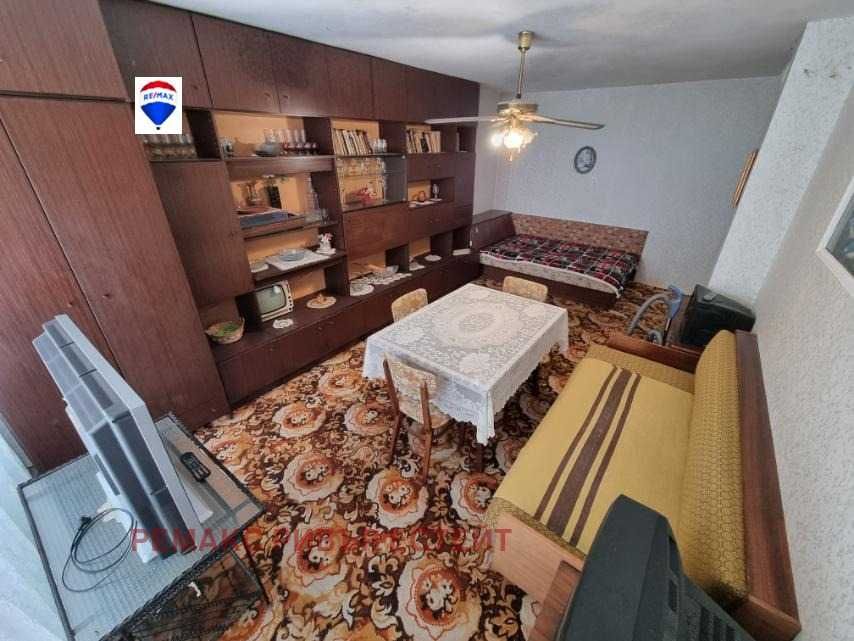 Дава се под наем Двустаен апартамент в Русе, Здравец Изток - 64 кв.м за 204 € - Снимка #3