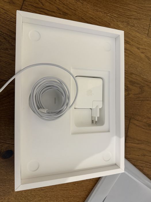 MacBook Pro 13 Inch + Magin Mouse