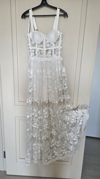 Кружевное платье