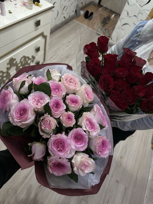 Букеты из роз и розовые