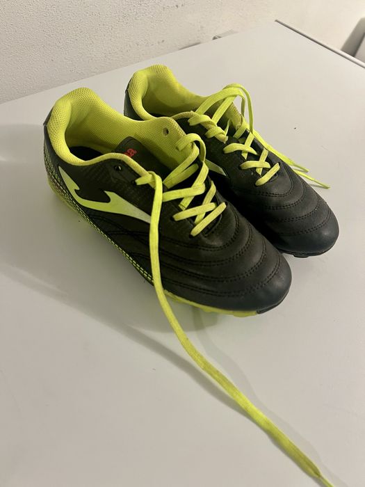 Vand ghete de fotbal