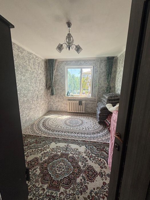 Продам 2 комн ленинградку.