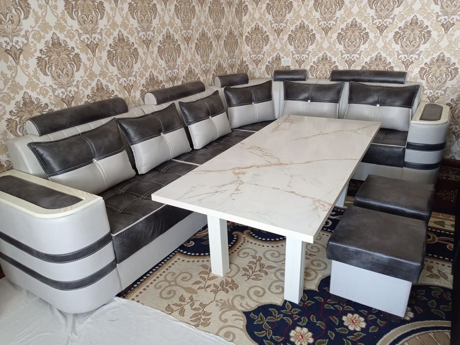 Продаётся мягкий уголок для гостиной. Оптом нархда!