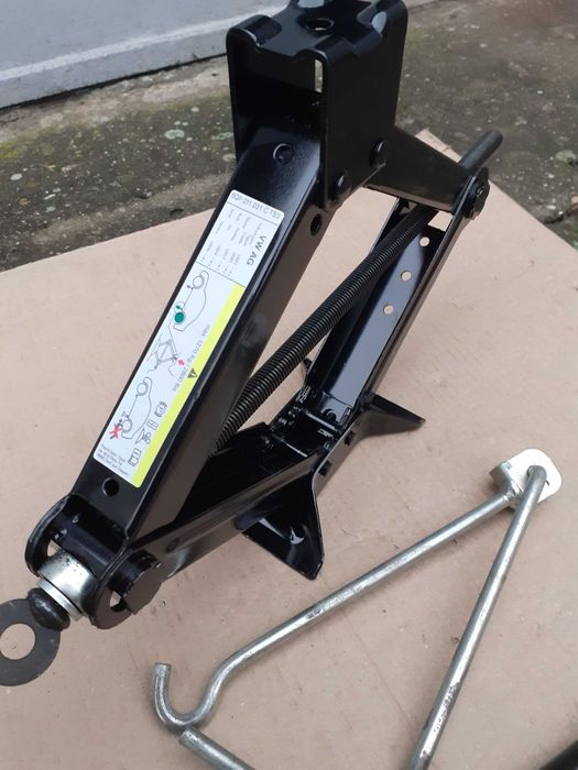 Cric,cheie roti,cui-tractare VW Tiguan, Caddy, SKODA Kodiaq, AUDI Q3