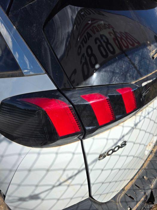 ***Продава на части*** 2 броя Peugeot 5008