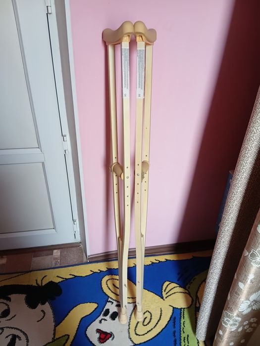 Костыли деревянные