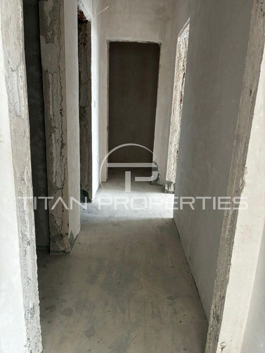 Тристаен за продажба в кв. Студентски град