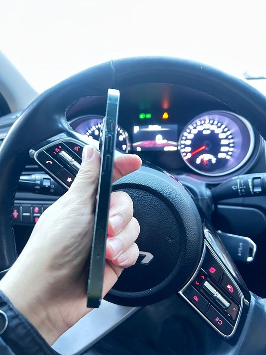 Продам айфон 13 а идеальном состоянии