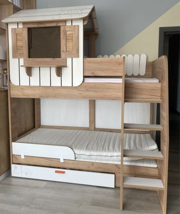 Детская кровать двухярусная