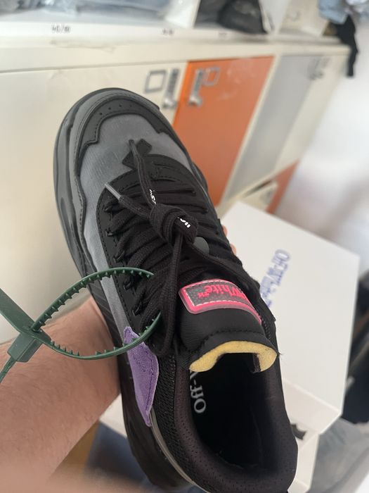 Off white odsy (marimi 40;42)
