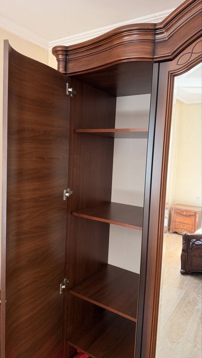 Продам спальный гарнитур