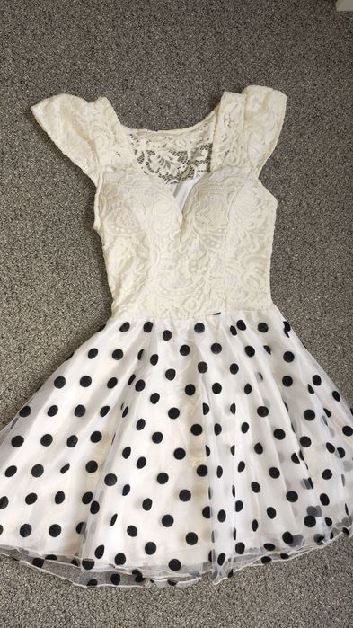 Vând rochie! 40de lei