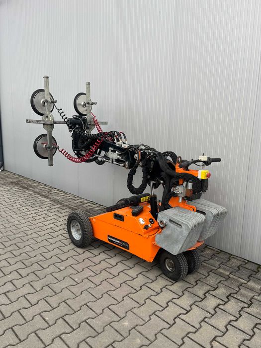 Robot/dispozitiv autopropulsant de montat si manipulat sticla