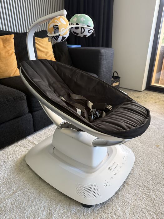 Електрическа бебешка люлка mamaRoo 5.0, черна