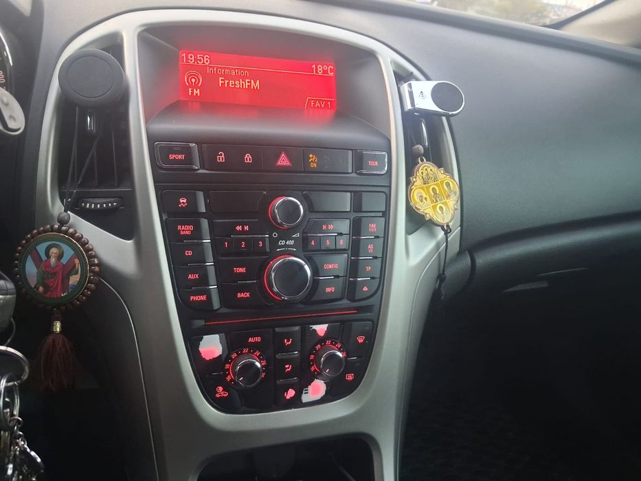 Vând Opel Astra J
