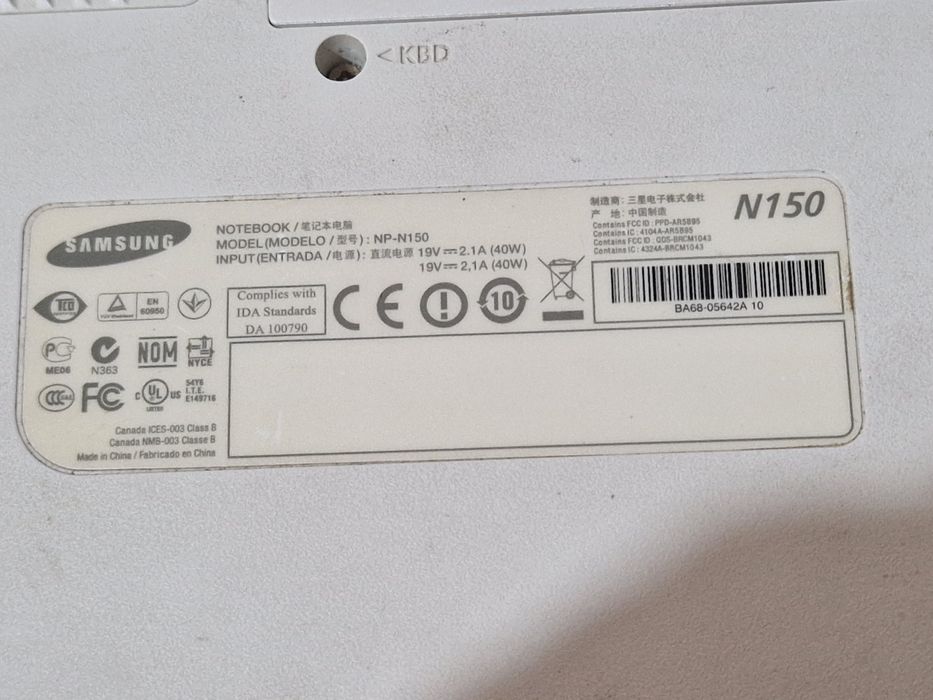 Laptop Samsung cu încărcător funcțional doar la priza