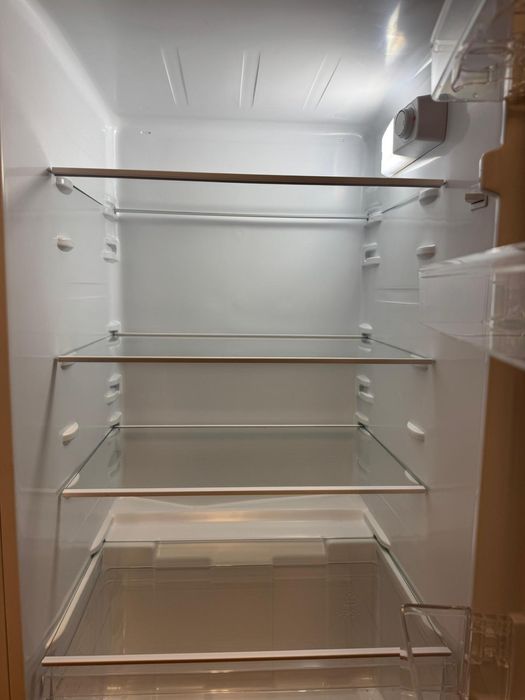 Frigider aproape nou, preț negociabil, stare bună