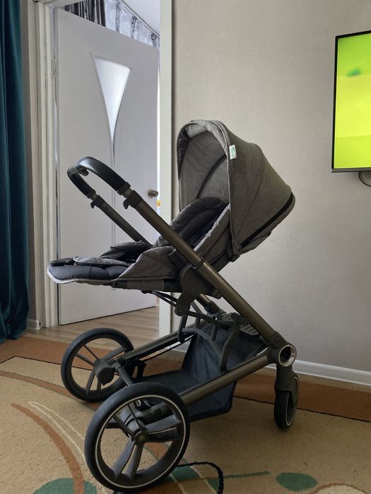 Продам коляску 2в1 очень удобная