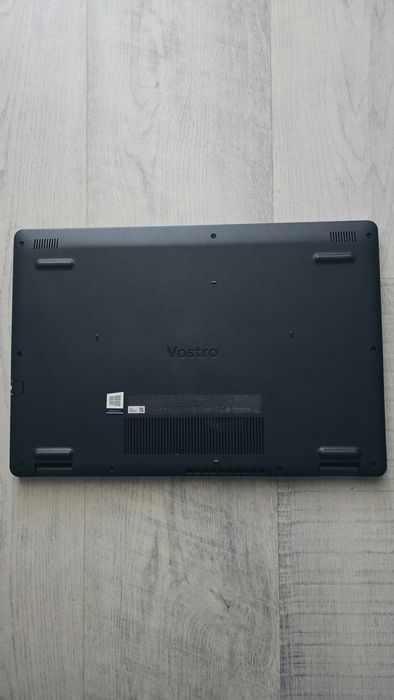 Laptop Dell Vostro 15 3000 x Impecabil estetic x Placa de baza defecta