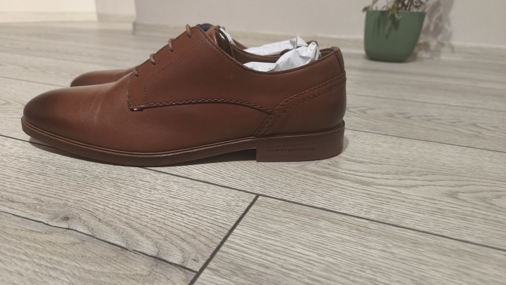 Tommy Hilfiger кафяви обувки  45 номер