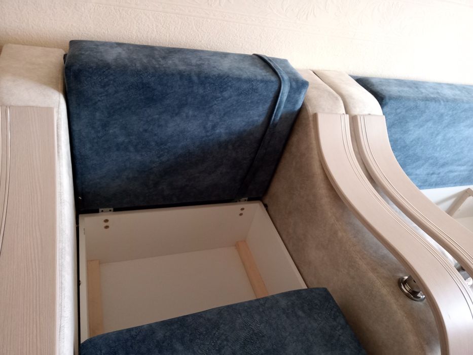 Продам диван и кресло