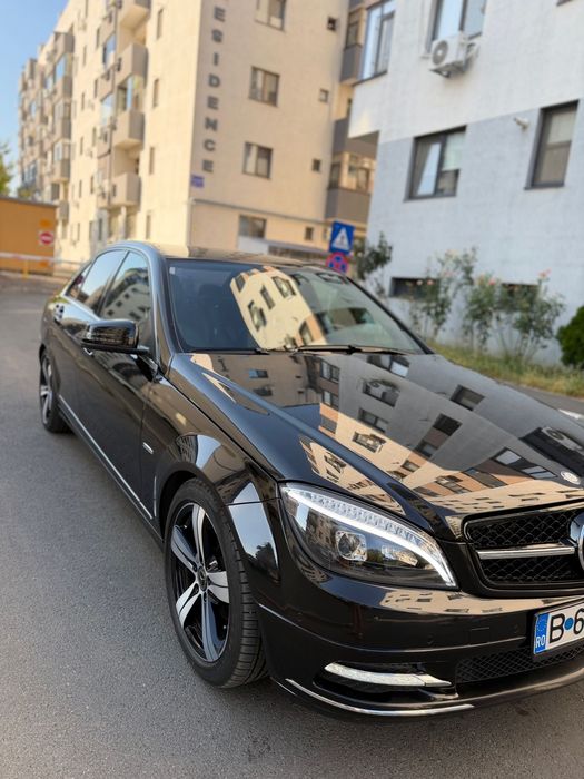 MERCEDES-BENZ C-Class