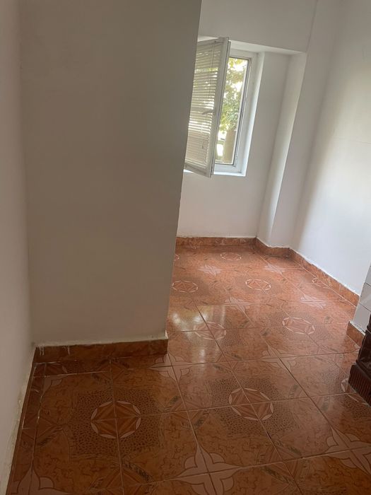 Se ofera spre vanzare apartament cu 2 camere decomandat