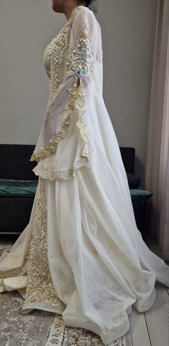 Красивое платье  на узату