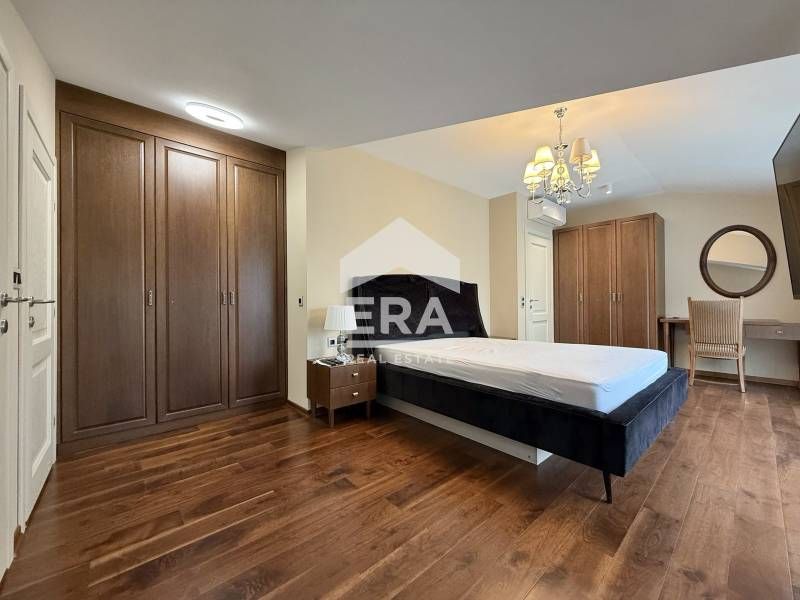 Дава се под наем Многостаен апартамент в София, Център - 212 кв.м за 1700 € - Снимка #6