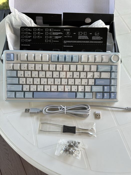 продаю Aula F75