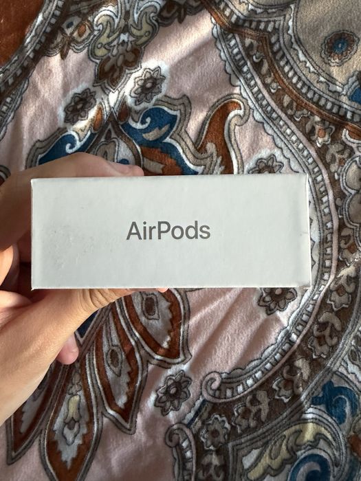 Apple AirPods 4 – В гаранция към iStyle – Пълен комплект