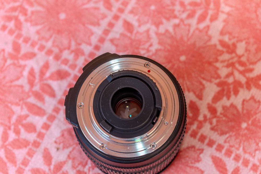 Обектив Sigma DC 18-50mm f/2.8-4.5 HSM за Nikon F Mount