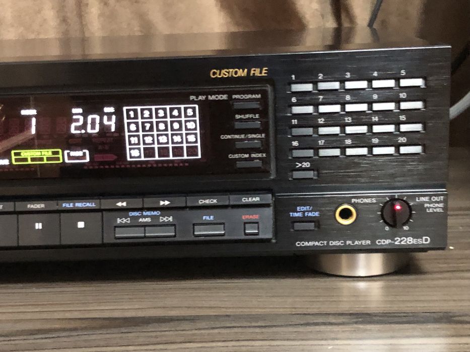 SОNY СD CDР-228ESD СД+opигинальный пульт