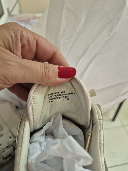 Оригинални нови Michael Kors Georgie номер 37