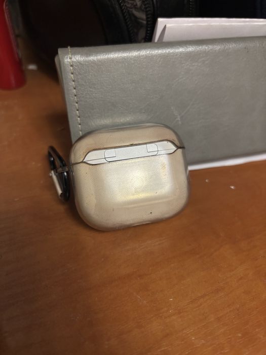 Продам срочно Airpods 3