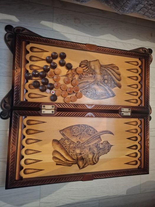 Продам нарды сделано ручном виде